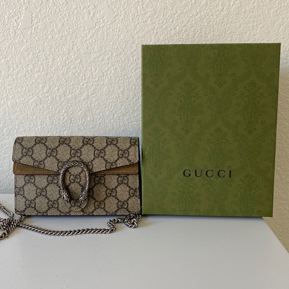 Super Mini Gucci bag, excellent condition, comes with box and paperwork